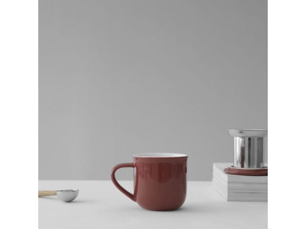 379208-2_taza-con-infusor-de-te-minima-eva--380-ml--rojo--viva-scandinavia.jpg